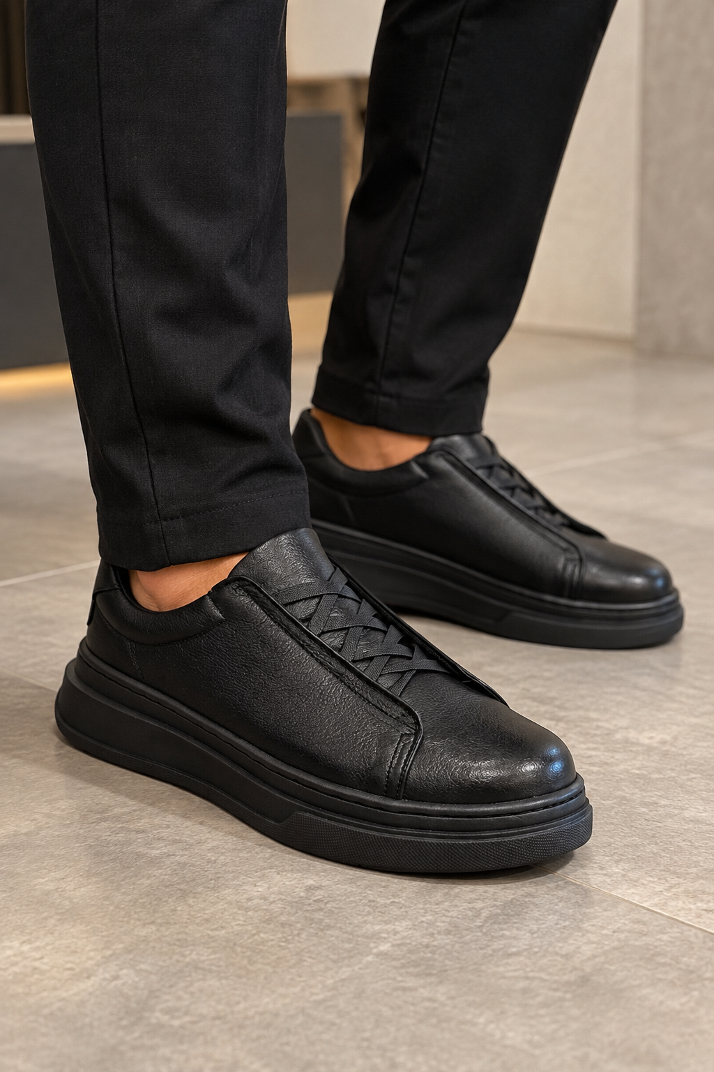 SNEAKER HERO BLACK