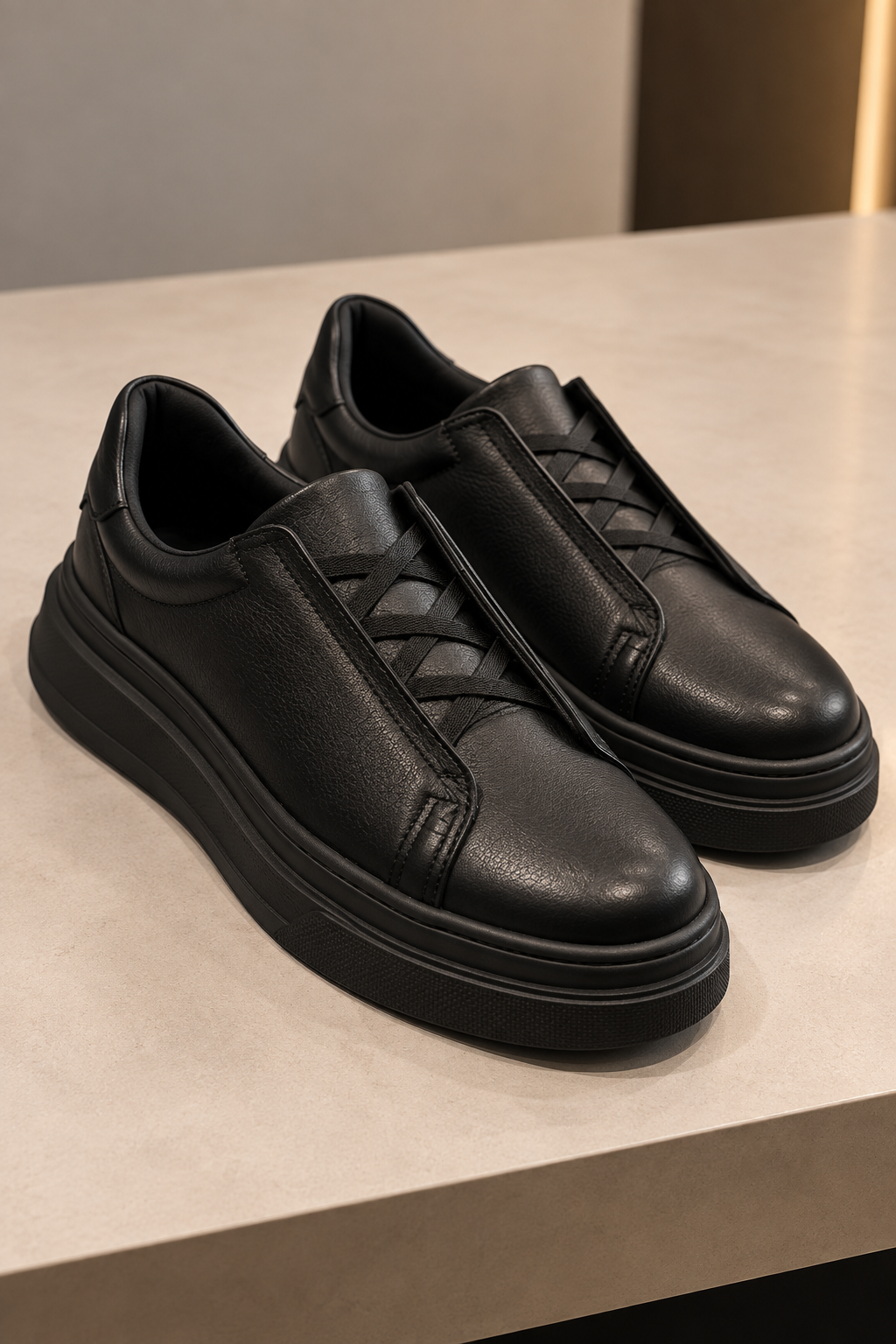 SNEAKER HERO BLACK