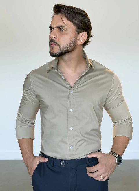 CAMISA SOCIAL MANGA LONGA VERDE OLIVA